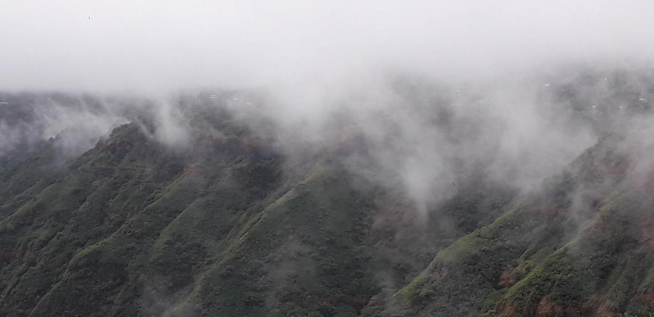 Strawberry Country Villa Mahabaleshwar Luaran gambar
